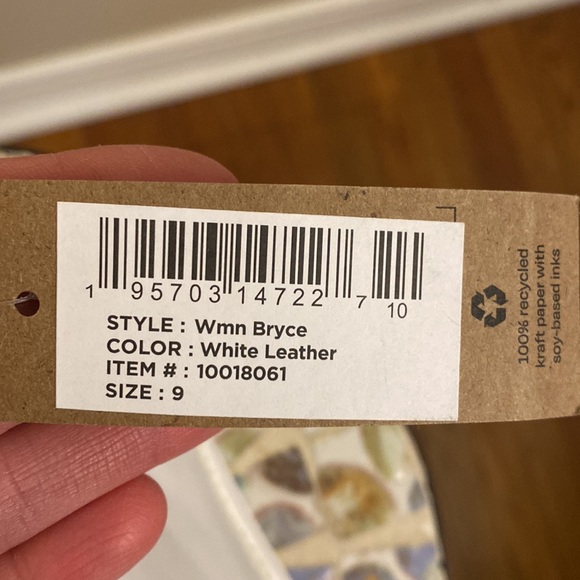 ⬆️ TOMS Bryce White Leather Slip On High Top Sneakers - Picture 7 of 8